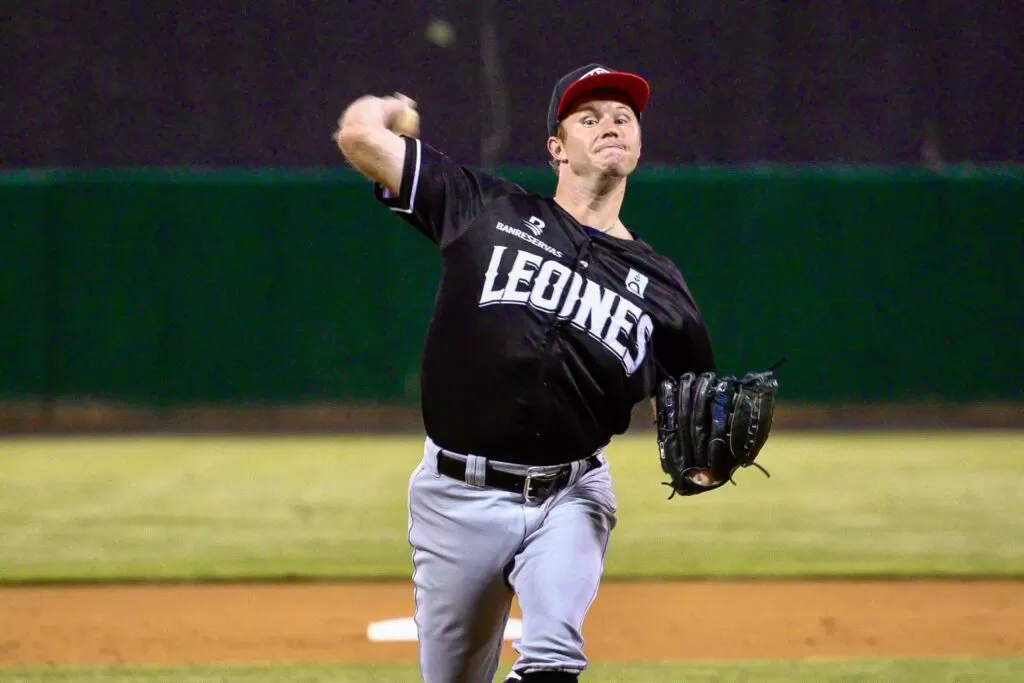 Gavin domina por completo y Leones superan 3-1 a las Estrellas Gavin domina por completo y Leones superan 3-1 a las Estrellas