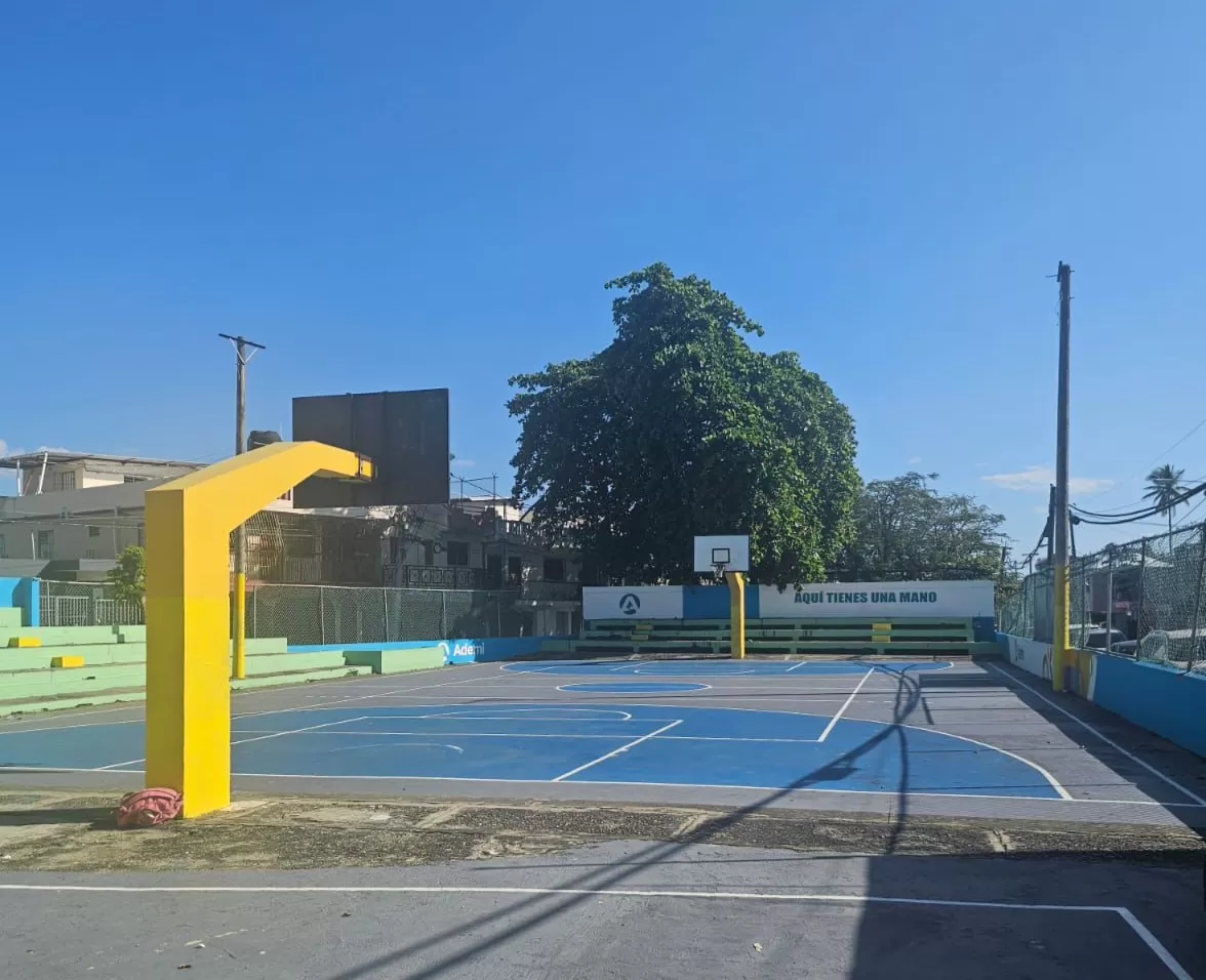 Inician techado y remodelación del Club Hugo Kunhardt en Puerto Plata