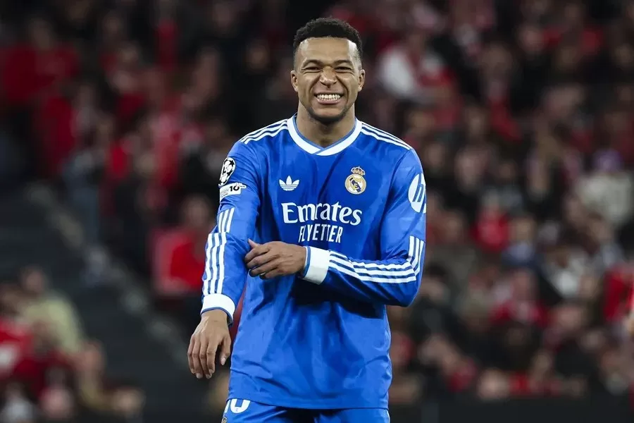 Real Madrid vence 0-1 al Benfica en Lisboa y toma ventaja en la eliminatoria Real Madrid vence 0-1 al Benfica en Lisboa y toma ventaja en la eliminatoria